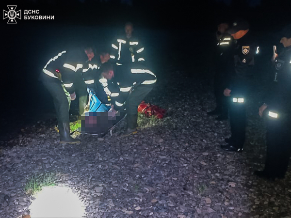 У Чернівцях надзвичайники дістали тіло чоловіка з Прута » ТВА У Чернівцях надзвичайники дістали тіло чоловіка з Прута » ТВА