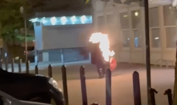 В Івано-Франківську чоловік підпалив себе і ходив вулицями » Чернівецький промінь | Новини. Буковина. Чернівці В Івано-Франківську чоловік підпалив себе і ходив вулицями » Чернівецький промінь | Новини. Буковина. Чернівці