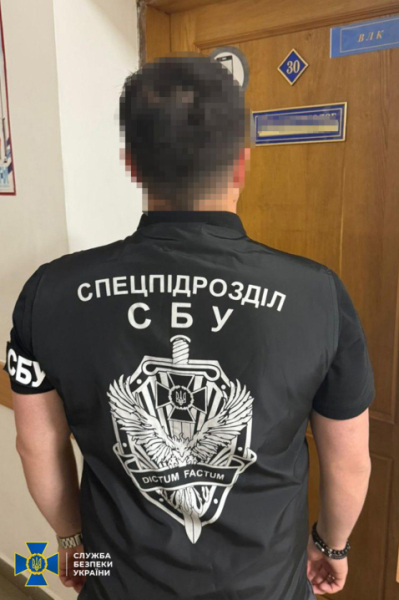 На Буковині лікар вимагав 7 тисяч доларів у матері військовослужбовця &raquo; Чернівецький промінь | Новини. Буковина. Чернівці