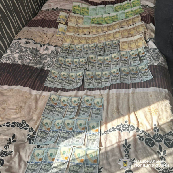 На Буковині лікар вимагав 7 тисяч доларів у матері військовослужбовця &raquo; Чернівецький промінь | Новини. Буковина. Чернівці