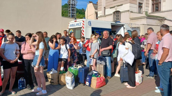 Студенти з Чернівецької області, які потрапили в ДТП у Франції, повернулися додому » ТВА Студенти з Чернівецької області, які потрапили в ДТП у Франції, повернулися додому » ТВА