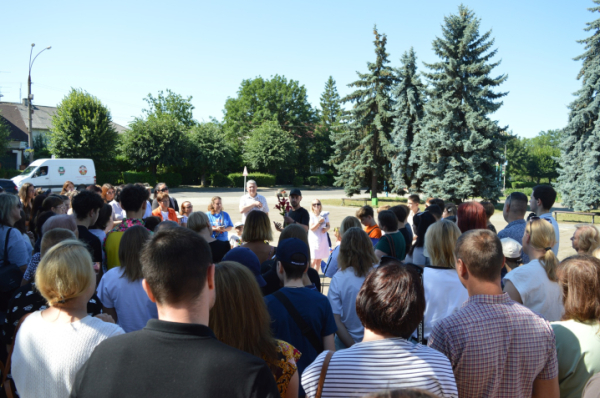 Чекаємо кожного воїна вдома. У Новоселиці зустріли захисника Пилипа Бондаренка, який повернувся з полону » Чернівецький промінь | Новини. Буковина. Чернівці Чекаємо кожного воїна вдома. У Новоселиці зустріли захисника Пилипа Бондаренка, який повернувся з полону » Чернівецький промінь | Новини. Буковина. Чернівці