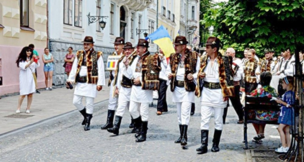Чернівцях відбудеться 36-й Міжнародний фестиваль "Буковинські зустрічі" (програма) » Чернівецький промінь | Новини. Буковина. Чернівці Чернівцях відбудеться 36-й Міжнародний фестиваль "Буковинські зустрічі" (програма) » Чернівецький промінь | Новини. Буковина. Чернівці