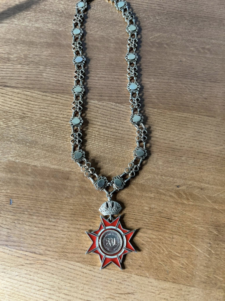 У ЧНУ віднайшли золотий ланцюг ректора, який вважався втраченим » Чернівецький промінь | Новини. Буковина. Чернівці У ЧНУ віднайшли золотий ланцюг ректора, який вважався втраченим » Чернівецький промінь | Новини. Буковина. Чернівці