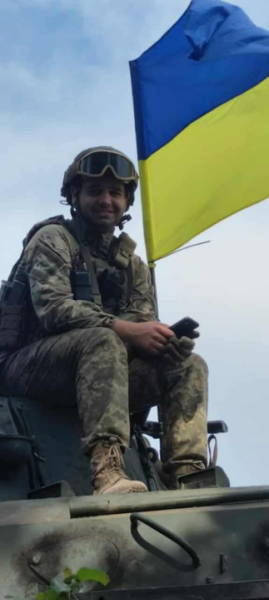 Студентка ЧНУ закликає підтримати петицію про присвоєння посмертно звання Героя її брату » Чернівецький промінь | Новини. Буковина. Чернівці Студентка ЧНУ закликає підтримати петицію про присвоєння посмертно звання Героя її брату » Чернівецький промінь | Новини. Буковина. Чернівці