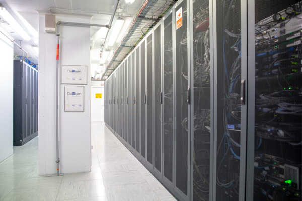 Уроки вторгнення рф в Україну: як латвійська Tet будує «суверенну хмару» дата-центрів та пробує потиснути Amazon, Microsoft і Google | Mind.ua Уроки вторгнення рф в Україну: як латвійська Tet будує «суверенну хмару» дата-центрів та пробує потиснути Amazon, Microsoft і Google | Mind.ua