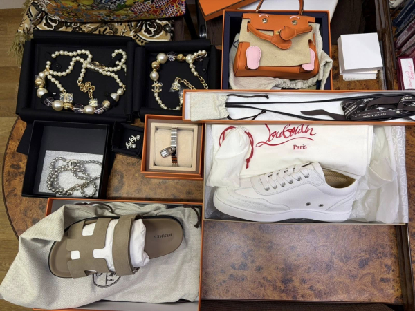 Преміум-бренди під пасажирським сидінням: спробу незаконного переміщення товарів викрито на кордоні з Румунією » ТВА Преміум-бренди під пасажирським сидінням: спробу незаконного переміщення товарів викрито на кордоні з Румунією » ТВА