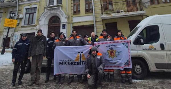 Бригади чернівецьких комунальників у Києві відновлюють інфраструктуру після російських обстрілів &raquo; Чернівецький промінь | Новини. Чернівці. Буковина