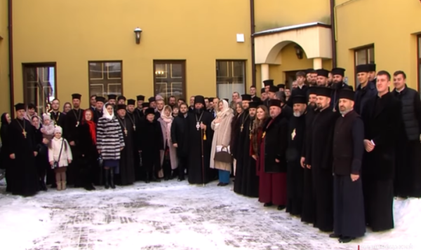 Відзначили перше престольне свято Чернівецької духовної семінарії » Чернівецький промінь | Новини. Чернівці. Буковина Відзначили перше престольне свято Чернівецької духовної семінарії » Чернівецький промінь | Новини. Чернівці. Буковина