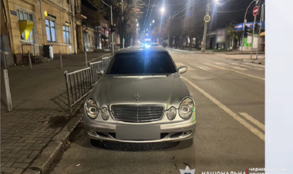 В аваріях постраждали люди: у Чернівцях збили пенсіонера, підлітка та 10-річну дівчинку » Чернівецький промінь | Новини. Буковина. Чернівці В аваріях постраждали люди: у Чернівцях збили пенсіонера, підлітка та 10-річну дівчинку » Чернівецький промінь | Новини. Буковина. Чернівці