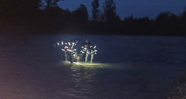 Смерть на воді: рятувальники дістали тіло чоловіка з річки Прут у Чернівцях » Чернівецький промінь | Новини. Буковина. Чернівці Смерть на воді: рятувальники дістали тіло чоловіка з річки Прут у Чернівцях » Чернівецький промінь | Новини. Буковина. Чернівці