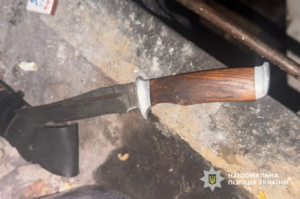 Вдарив ножем у шию: в Снячеві чоловік ледь не зарізав свого гостя » Чернівецький промінь | Новини. Буковина. Чернівці Вдарив ножем у шию: в Снячеві чоловік ледь не зарізав свого гостя » Чернівецький промінь | Новини. Буковина. Чернівці